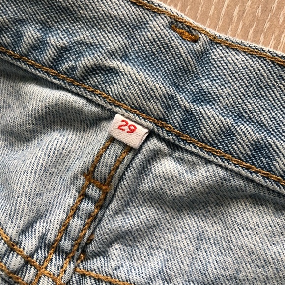 Levi’s Distressed Ankle Jeans Light Wash Women’s Size 29 - Picture 7 of 14